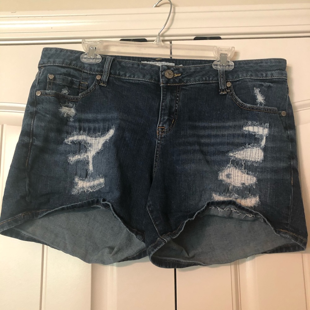 Torrid size 18 distressed jean shorts